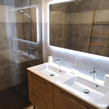 Διαμέρισμα Superbe 2 *